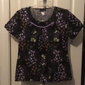 Cherokee scrub top